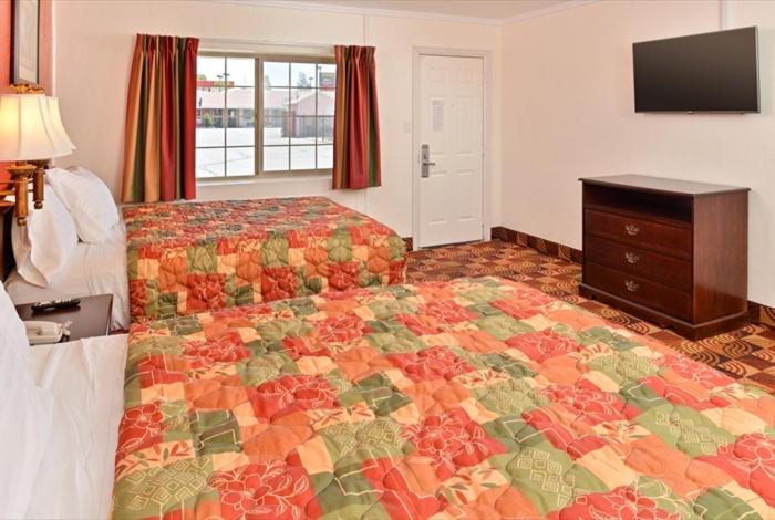 Queen Room interior